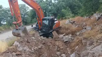 Sakarya Pamukova'da İş Makinesiyle Define Kazısı Yapan 5 Şüpheli Yakalandı