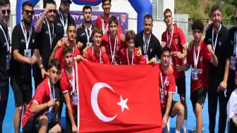 U16 Erkek Hokey Milli Takımı Avrupa Şampiyonu unvanını kazandı