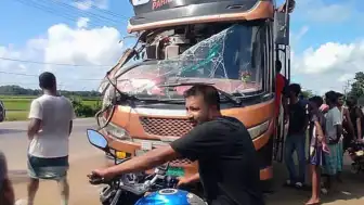 Bangladeş'te Trafik Kazası: 8 Kişi Hayatını Kaybetti, 25 Kişi Yaralandı