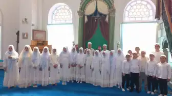 Burhaniye'de Yaz Kur'an Kursu Sona Erdi, Öğrencilere Hediye Takdim Edildi