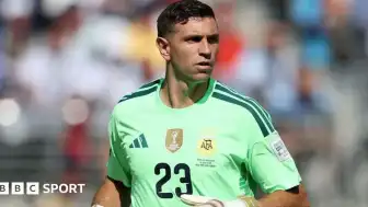 Chelsea, Aston Villa kalecisi Emiliano Martinez için harekete geçti