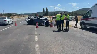 Kütahya'da Trafik Kazası: 1 Ölü, 4 Yaralı