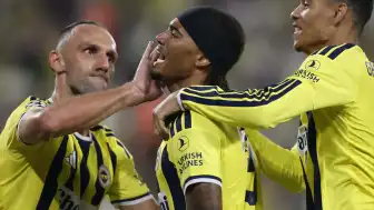 Fenerbahçe'de İsmail Kartal Sonrası Teknik Direktörlük Görevine Dirk Kuyt Getirildi