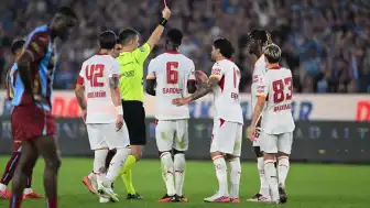 Spor Yazarlarından Okan Buruk'a Eleştiriler: Galatasaray'ın Ağır Yenilgisinin Baş Sorumlusu Olarak Gösterildi