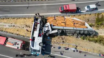 Manisa'daki Otobüs Kazasında Yaralanan Yolcu Eryılmaz: 'Akhisar Sapağını Kaçırdık, Geri Giderken Vuruldum'