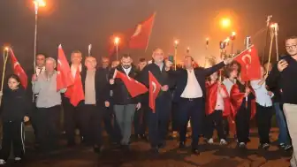 Samsun'da Cumhuriyet Bayramı Coşkusu: Fener Alayı Yürüyüşü Düzenlendi