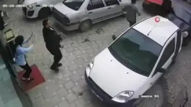 Malatya'da 5,6 Büyüklüğünde Deprem: Sarsıntı Anları Kamerada
