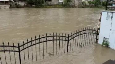 Amasya'da Yeşilırmak'ta Su Seviyesi Yükseldi, Tedbirli Olunması İstendi