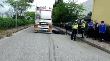 Antalya'da Tır Kazasında Motosikletli Genç Yaşamını Yitirdi