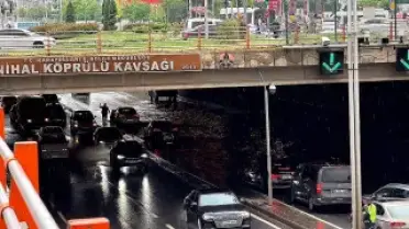 Diyarbakır'da Sağanak: Yollar Sular Altında Kaldı, İş Yerlerini Su Bastı