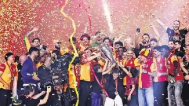 Galatasaray Şampiyonluğunu Coşkulu Kutladı