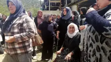 Kansere Tedavi Gören Kadın Eşiyle Birlikte Trafik Kazasında Hayatını Kaybetti