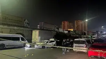 Küçükçekmece'de Dur İhtarına Uymayan Otomobil Kovalamacası: 1 Polis Memuru Yaralandı