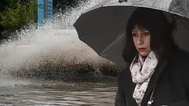 Kuvvetli Yağış Uyarısı: Akşam Saatlerinden İtibaren Başlayacak Sağanaklar Yurdun Birçok Bölgesini Etkileyecek