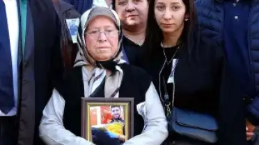 Paramedik Hamit Aras Davası: Anne, Oğlunun Portresiyle Duruşmada