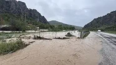 Tokat'ta Dere Taştı, Ev ve Araziler Sular Altında Kaldı