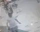Taksim'de Kazmalı Saldırı: Esnaf Tekme Tokat Dövüldü