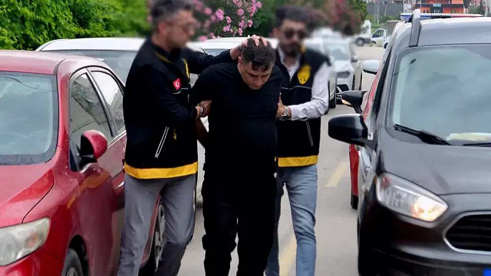 Adana'da 5 Bin Lira Borç Tartışması: Kuzen Cinayeti ve Suriye'ye Kaçma Girişimi