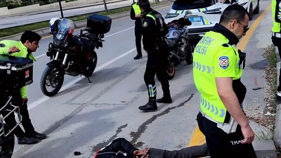 Ankara'da Motosiklet Sürücüsünün Çantasından 1.5 Kilogram Esrar Çıktı