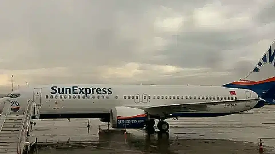 Antalya Uçağında Bombalı Tehdit: Londra'ya Acil İniş