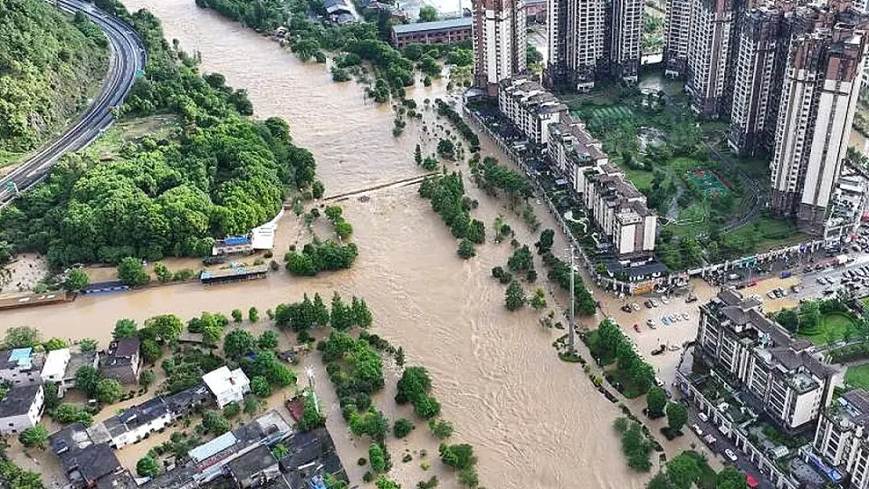Çin'de Sellerde 21 Kişi Hayatını Kaybetti
