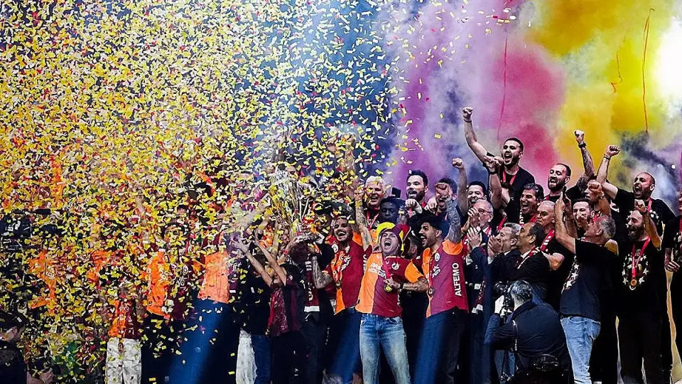 Galatasaray, 26. Şampiyonluğunu RAMS Park'ta Taraftarıyla Kutladı