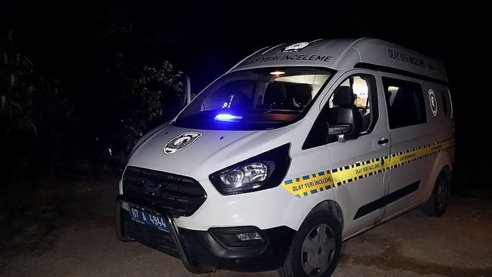 Kepez'de Borç Tartışması Kanla Bitti: 1 Kişi Bıçaklanarak Hayatını Kaybetti