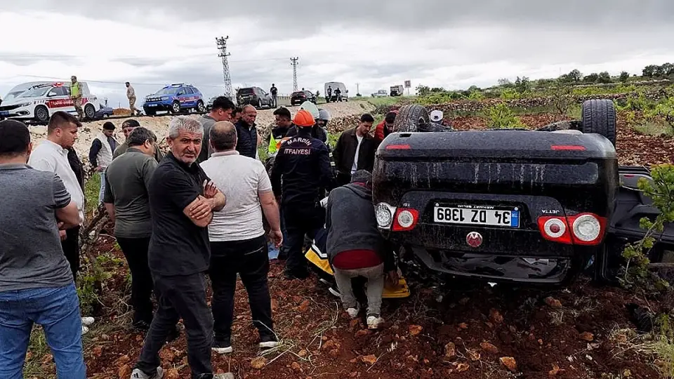 Mardin'de Trafik Kazası: 1 Kişi Hayatını Kaybetti, 2 Kişi Yaralandı