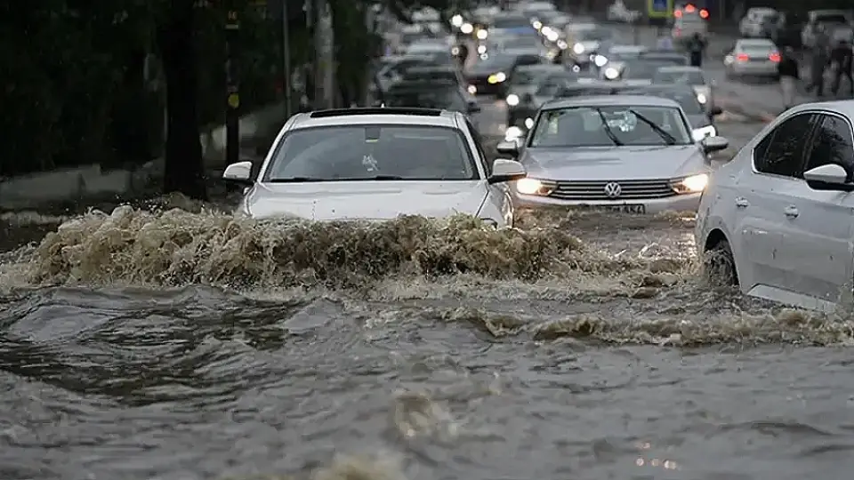 Meteoroloji'den Karadeniz İçin Kuvvetli Yağış ve Sel Uyarısı