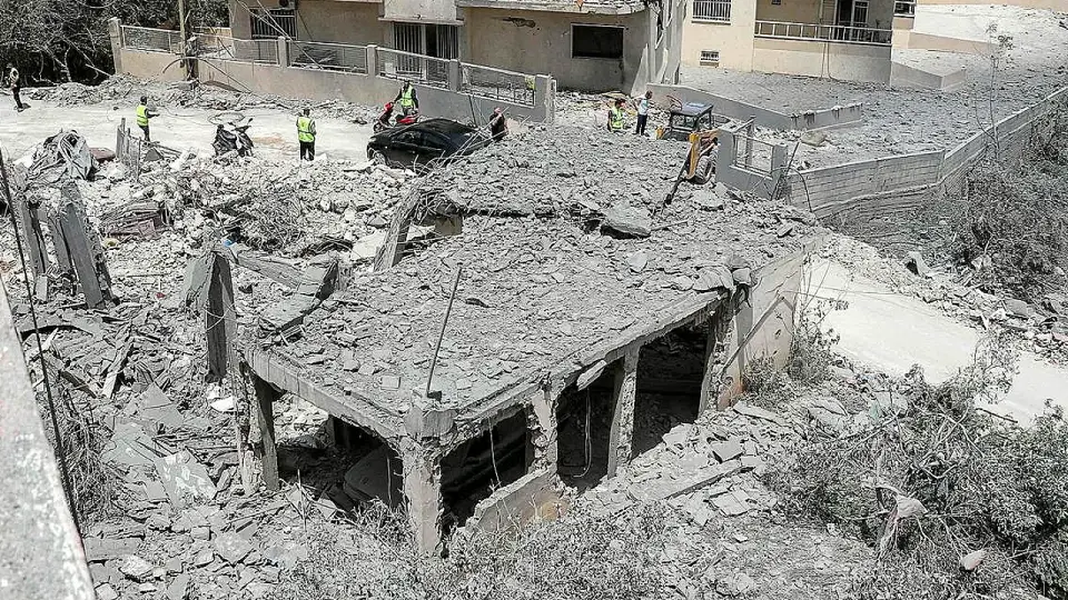 Orta Doğu'da Savaş: Lübnan'da İsrail Saldırılarında Yedi Kişi Hayatını Kaybetti