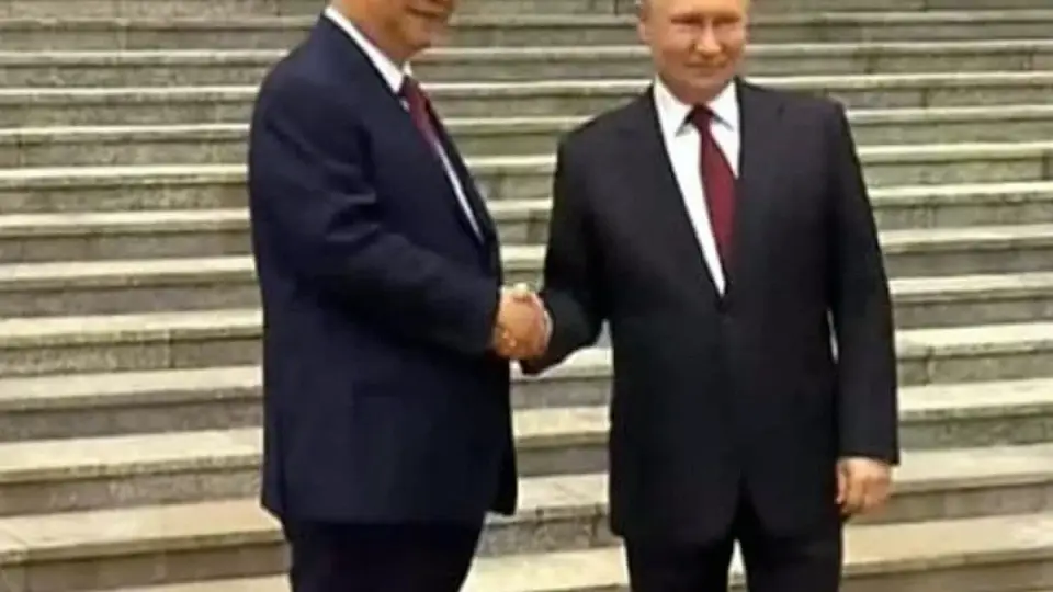 Rusya Devlet Başkanı Putin ve Çin Devlet Başkanı Şi Cinping kritik görüşmeler için bir araya geldi