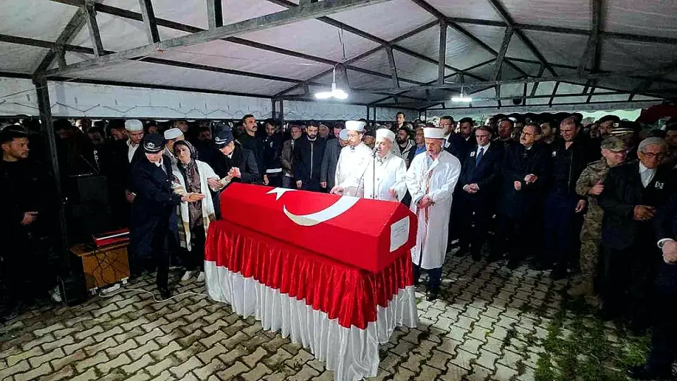 Şehit Polis Memuru E.K., Van'da Gözyaşlarıyla Toprağa Verildi