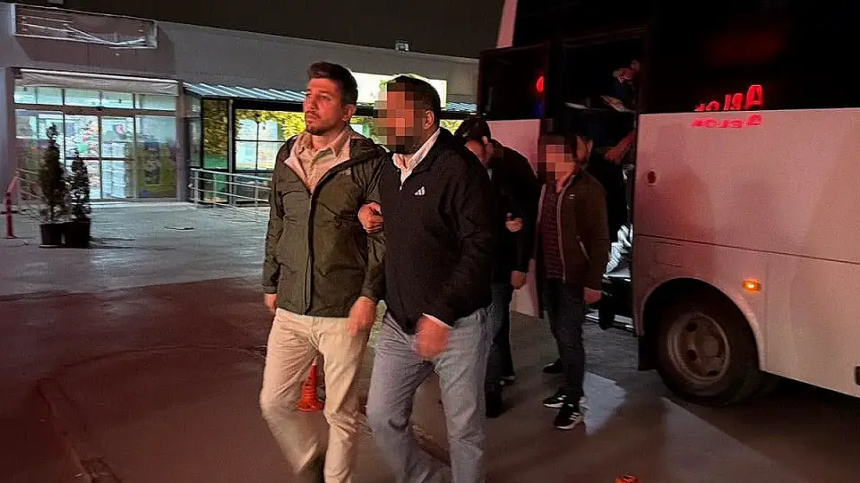 Tepebaşı Belediyesi'nde Yolsuzluk Operasyonu: Bahçede Kripto Madenciliği Cihazları Bulundu