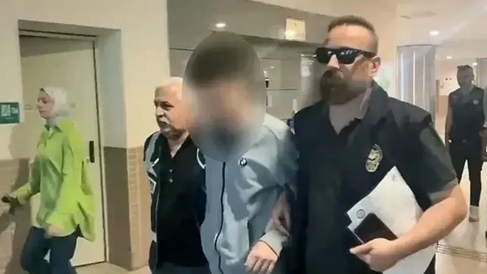 Tutuklu Sanık Ring Aracını Parçaladı: "Ben Cinayetten Yargılanıyorum" Tehdidi
