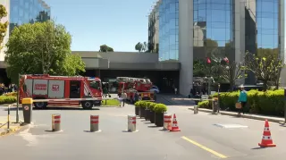 Beşiktaş'ta 20 katlı otelde yangın: Misafirler ve personel tahliye edildi