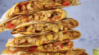 Ev Yapımı Tavuklu Quesadilla Tarifi: 15 Dakikada Hazır