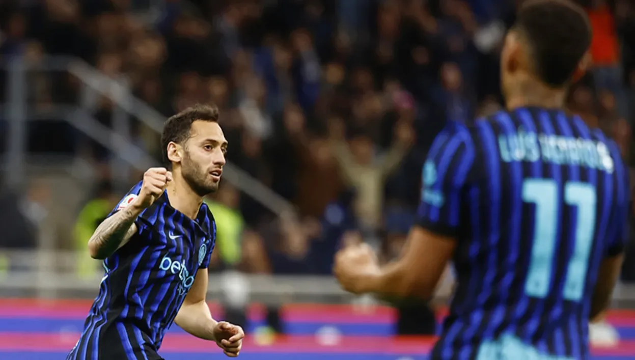 Hakan Çalhanoğlu Inter'i İtalya Kupası Finaline Taşıdı