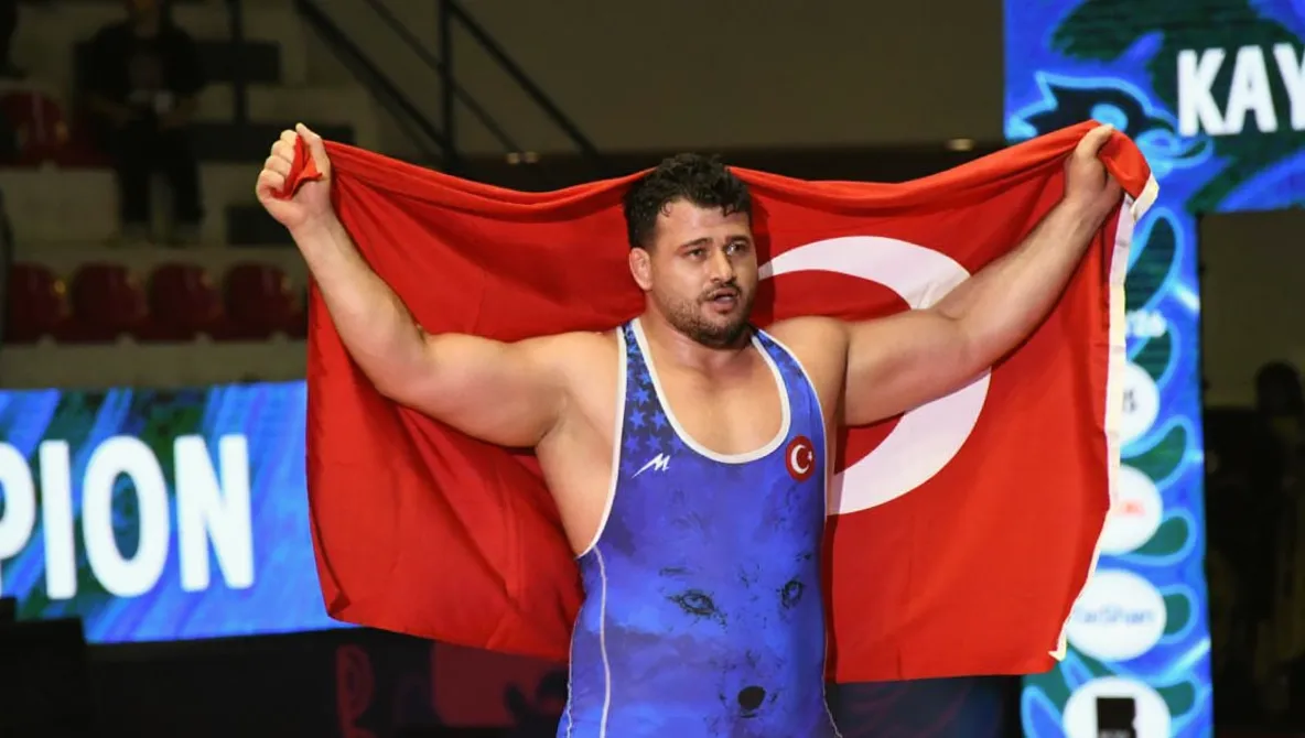 Milli Güreşçi Rıza Kayaalp'ten Tarihi Başarı: 13. Avrupa Şampiyonluğu