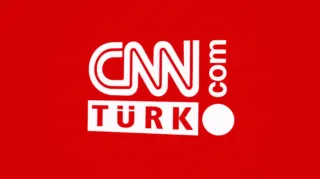 Otobüs Şoförü Yerden Aldığı Türk Bayrağı'nı Özenle Yerleştirdi