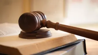 Polise, arkadaşını beylik tabancasıyla vurmaktan 16 yıl 8 ay hapis cezası