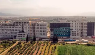 Sağlık Bütçesi Tartışması: Deprem Bölgesi mi, Şehir Hastaneleri mi?