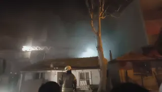 Silivri'de Gecekonduda Yangın: İtfaiye Ekipleri Müdahale Etti