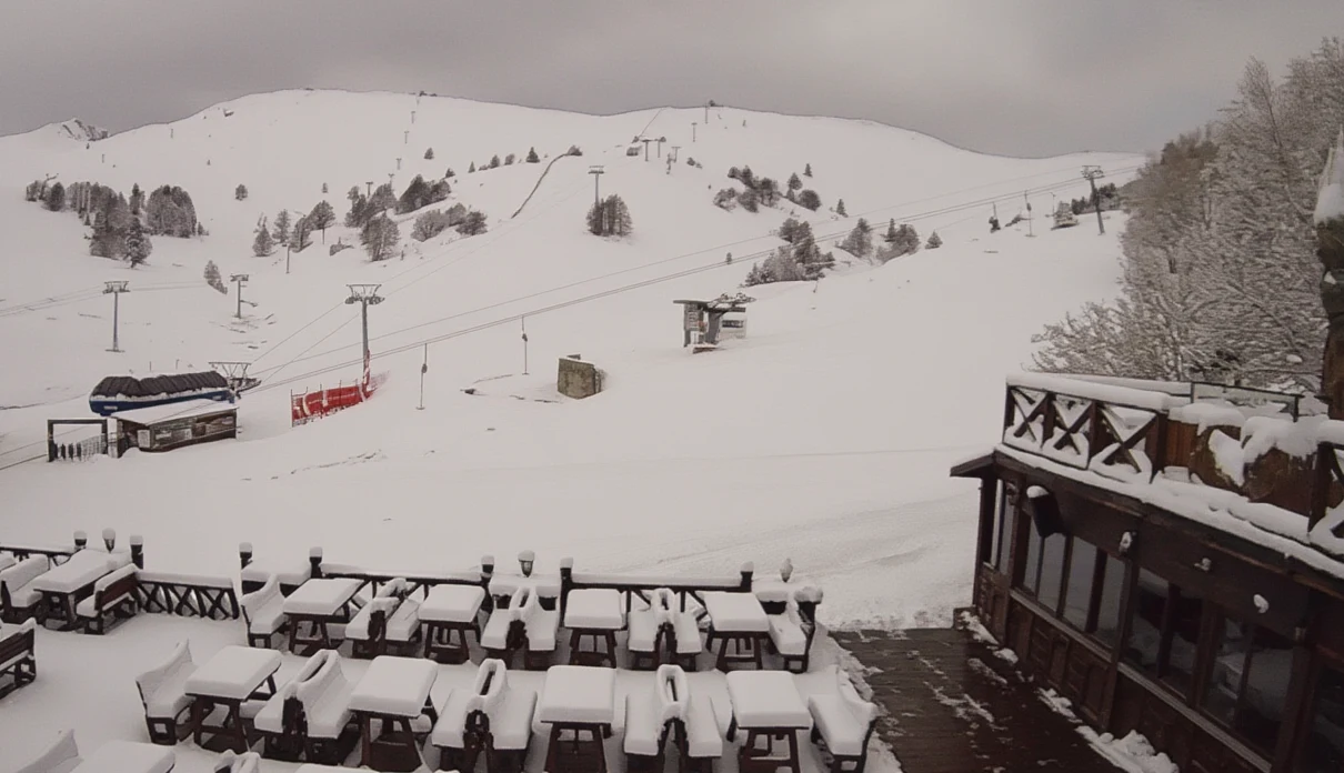 Uludağ'da Nisan Ayında Kar Kalınlığı 1 Metreyi Buldu