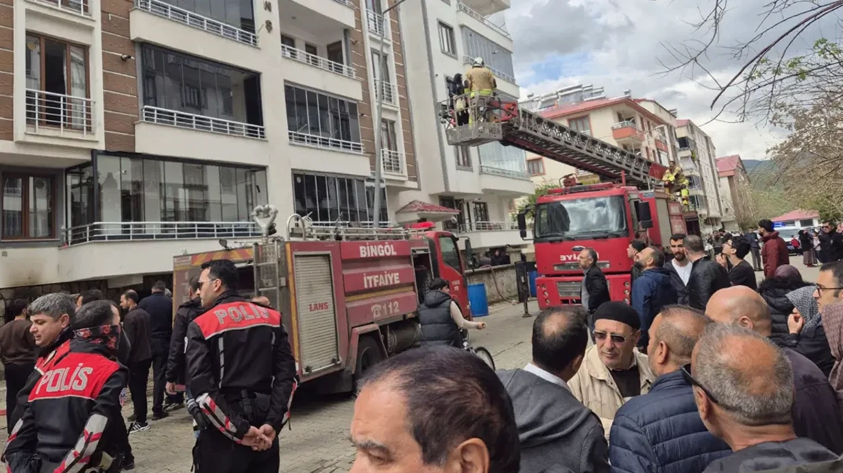 Bingöl'de Yangın: 13 Kişi Dumandan Etkilendi