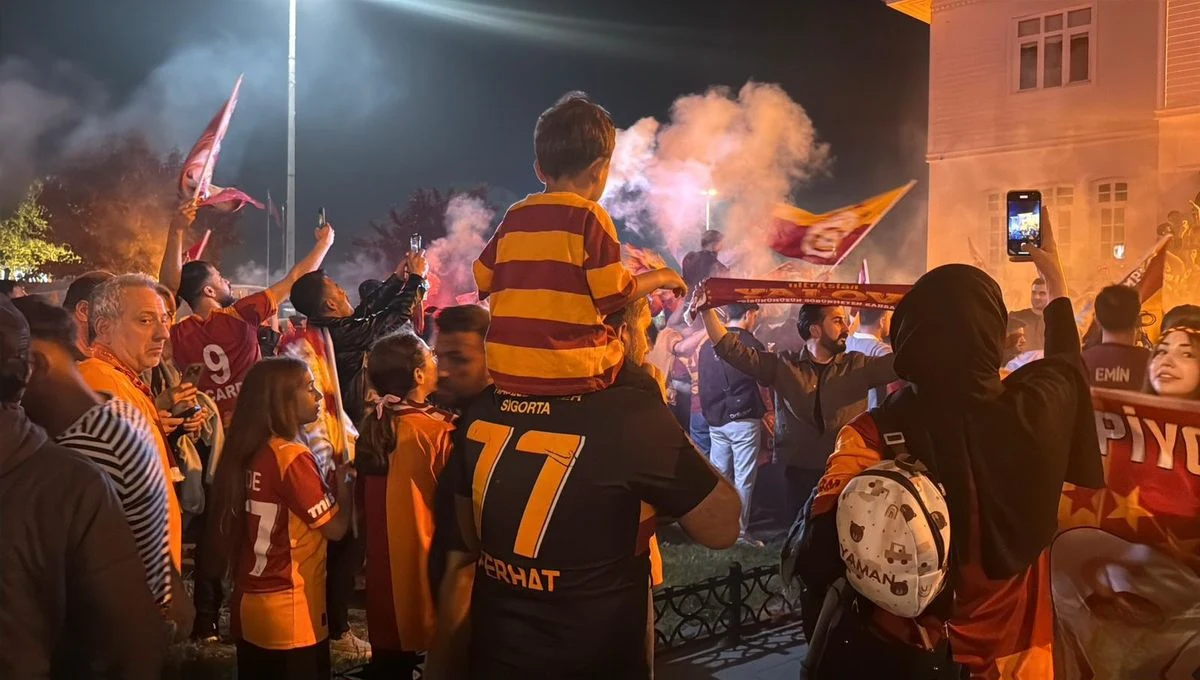 Galatasaray'ın Şampiyonluğu Yalova'da Coşkuyla Kutlandı