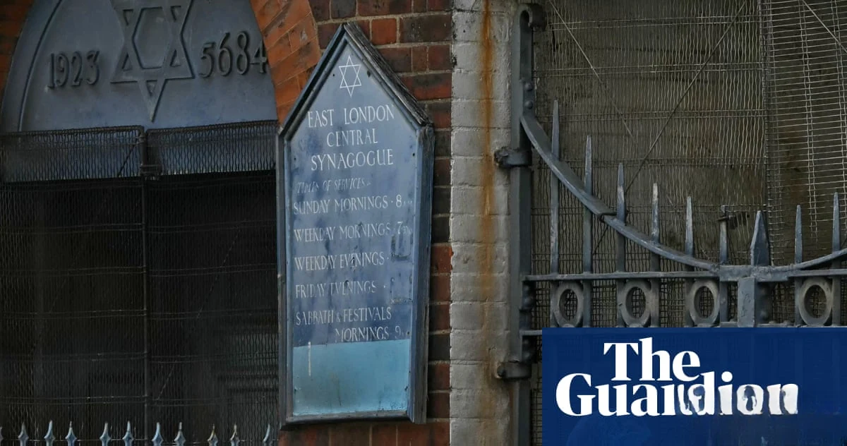 Londra'da Eski Sinagoğa Yapılankundaklama Saldırısına İlişkin İki Kişi Tutuklandı