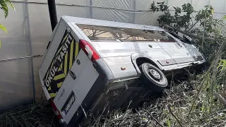 Alanya'da okul servisi devrildi: 6 öğrenci yaralandı