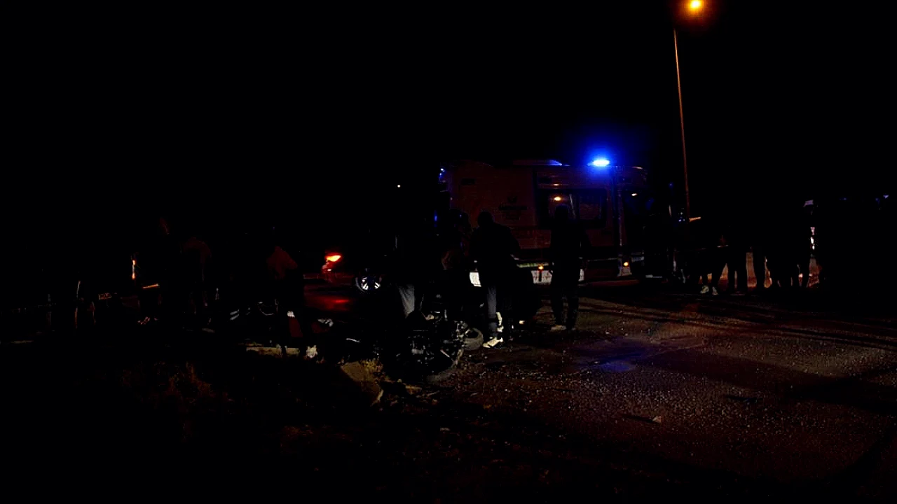 Antalya'da Çöp Kamyonu ile Motosiklet Çarpıştı: 2 Kişi Hayatını Kaybetti