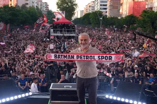 Batman Petrolspor'un Şampiyonluk Kutlamasına Ünlü İsimler Akın Etti