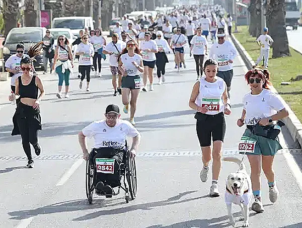 Binlerce Kişi Zübeyde Anne'yi Andı